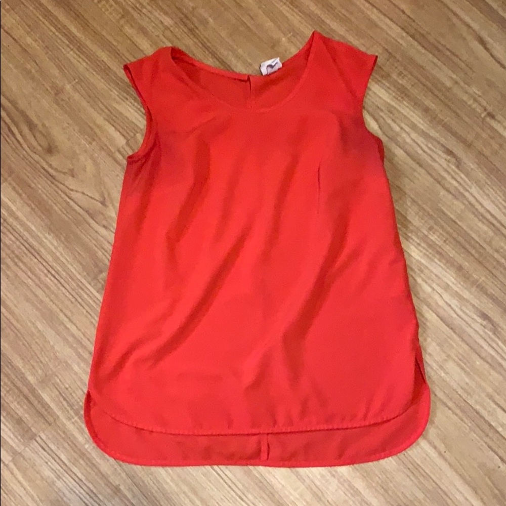Mirono cap sleeve top.
